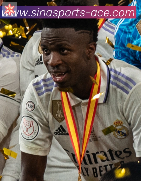 劳塔罗·马丁内斯